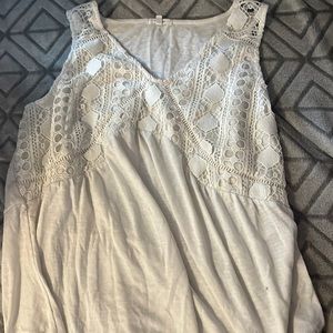 Maurices Flowy Tank, Size XXL.